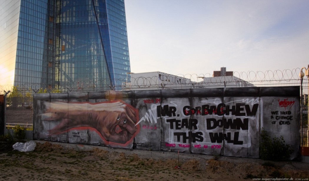 Graffiti am EZB-Neubau 1