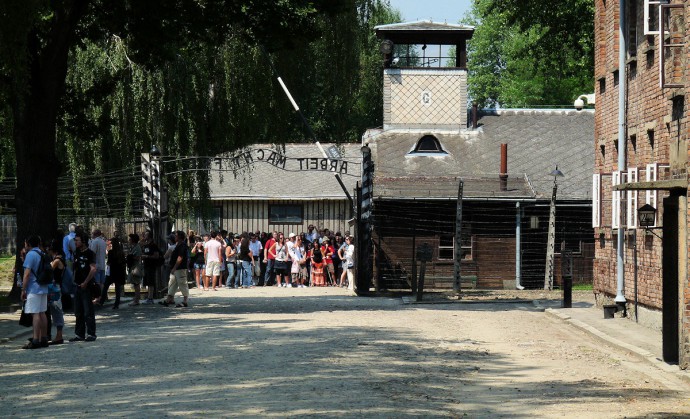 Touristenmassen in Auschwitz